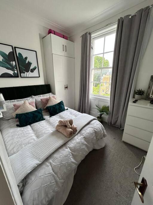 One Bedroom Flat In The Heart Of Islington London Exteriör bild